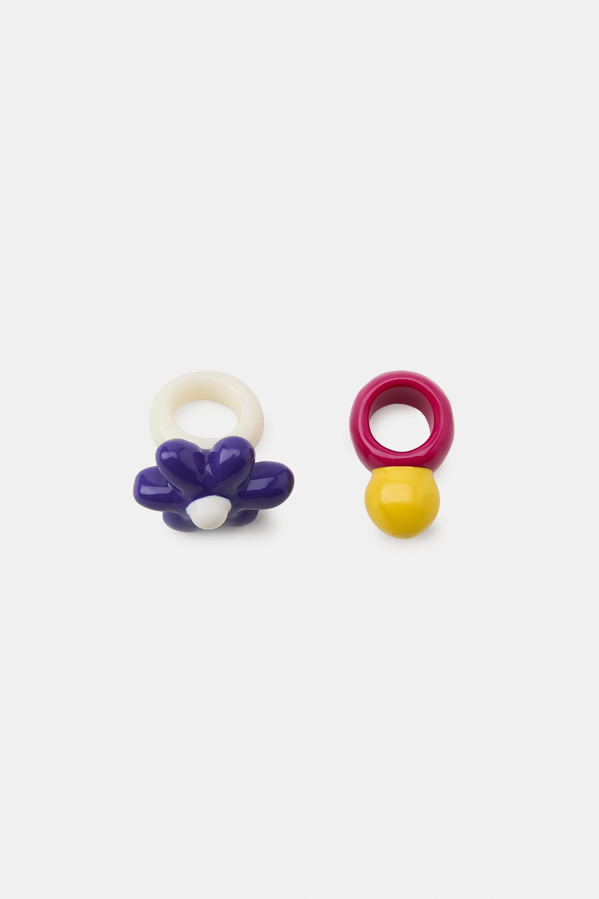 2-PACK RESIN RINGS WITH BALL AND FLOWER